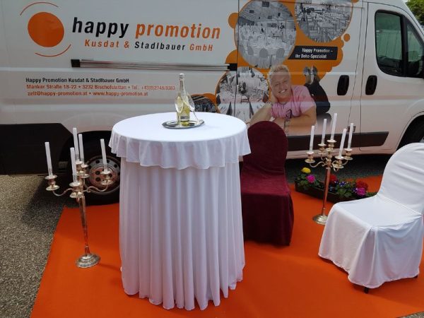 Stehtische und Interieur